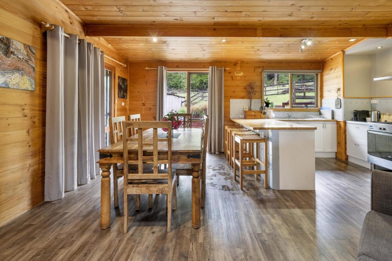 Mole Creek Cabins Екстериор снимка